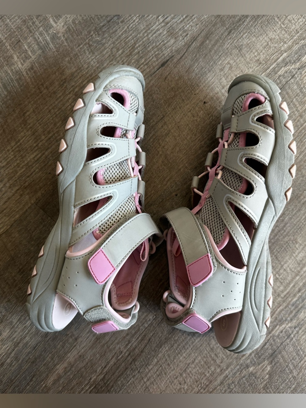 Cat & Jack Gray and Pink Closed-Toe Sport Sandals for Kids